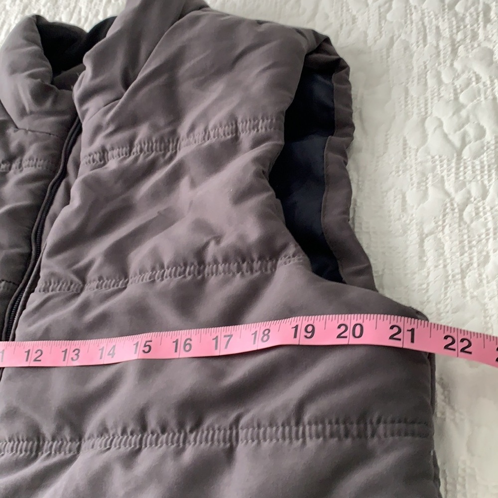 WeatherProof Medium Gray Puffer Vest (broken zipper) - Picture 7 of 8